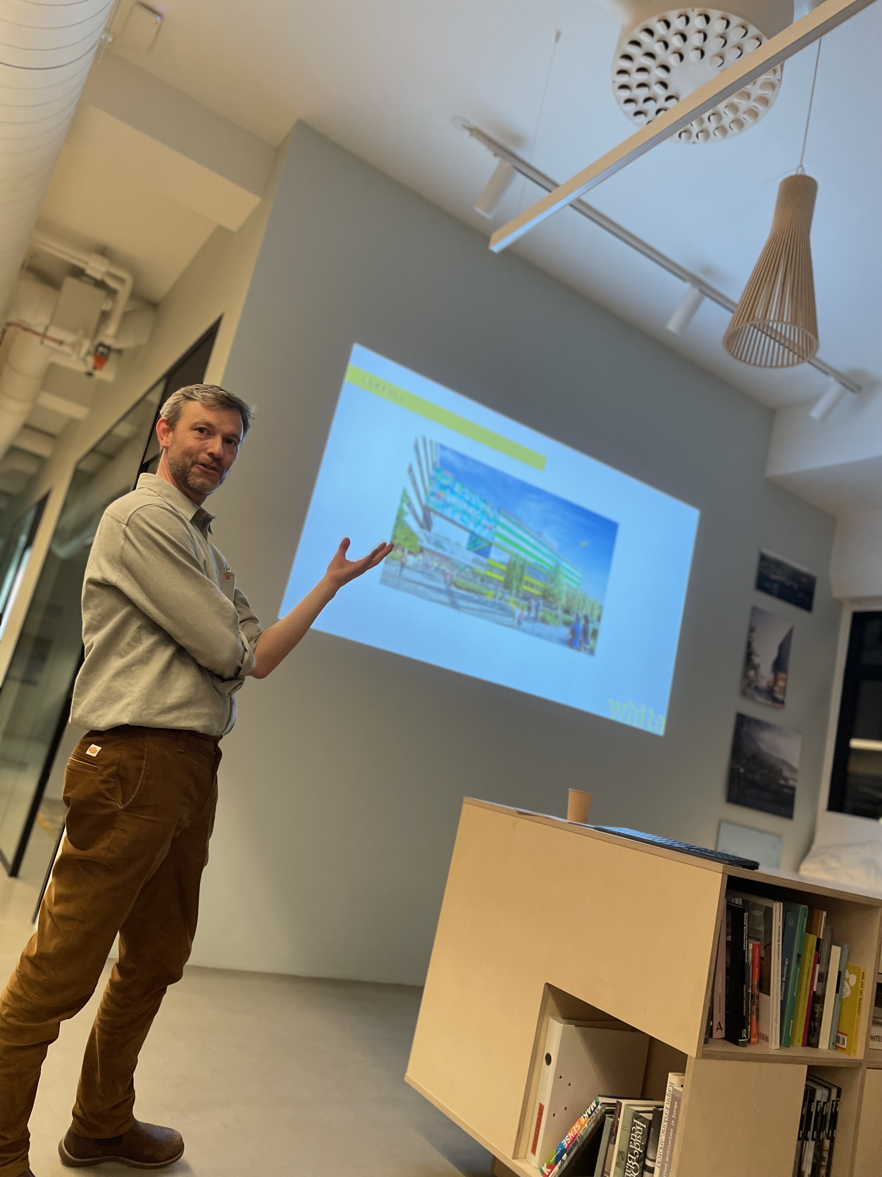 Peter Johnstone fra White Gøteborg presenterte. Foto White arkitekter